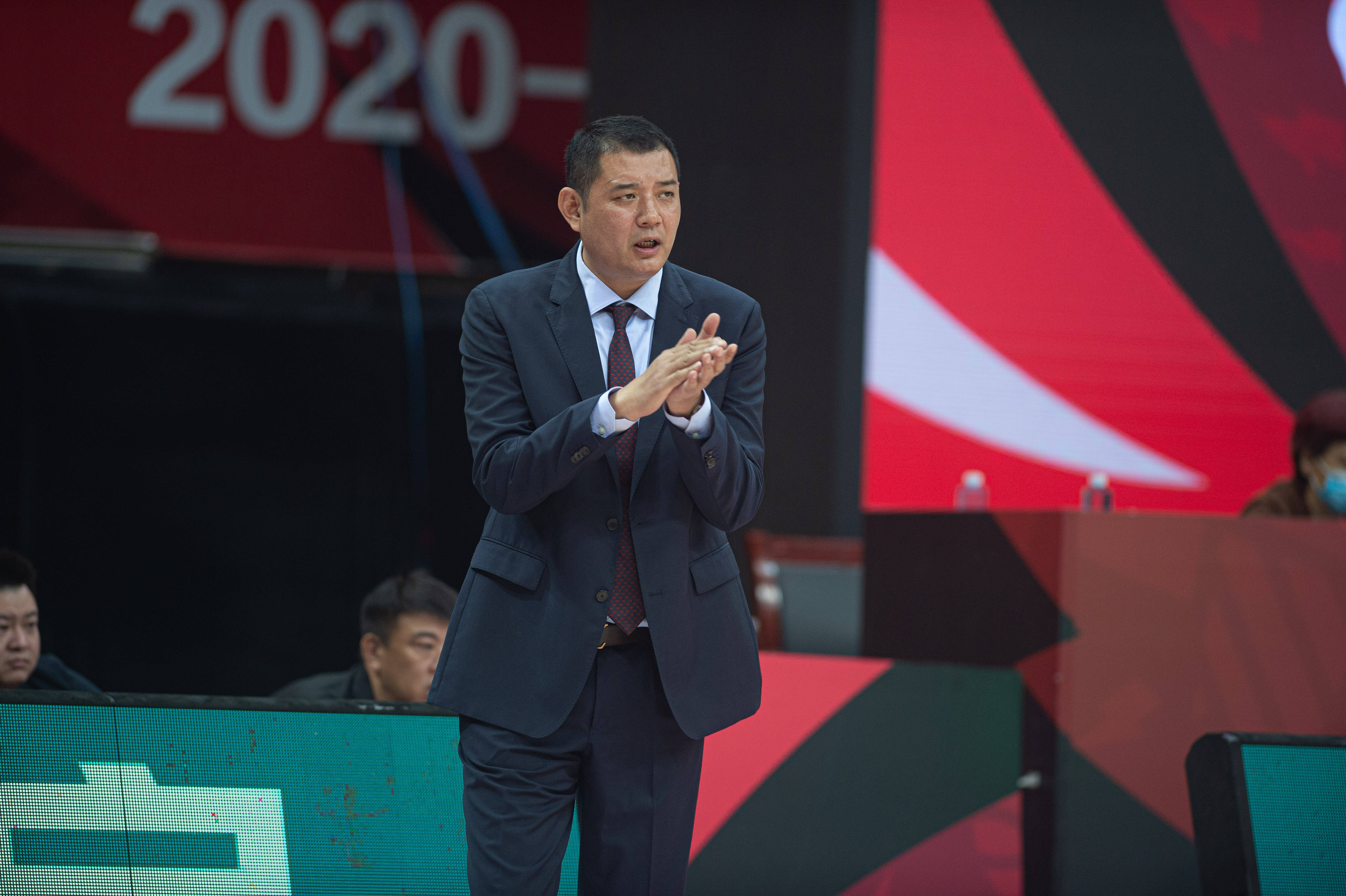 西雅图海湾者队长激励全队，挑战强敌士气高昂