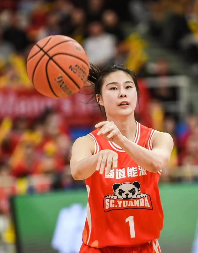 宫鲁鸣为女篮亚洲杯练兵两大问题急需解决