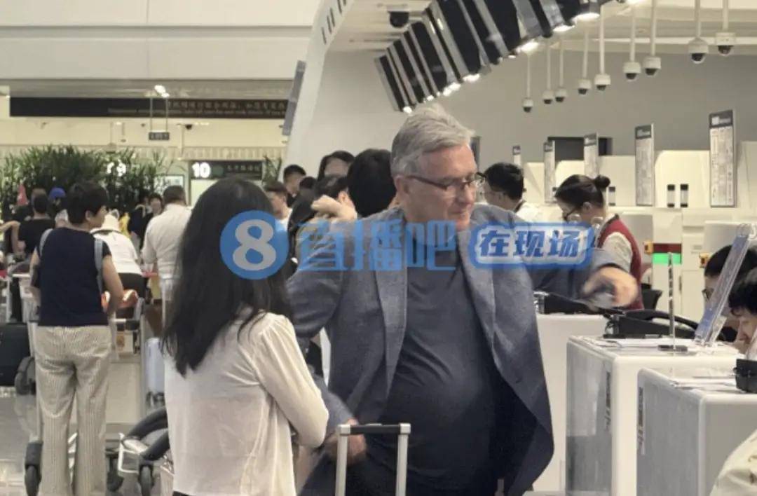 开云体育网页版-伊万告别中国仅一位朋友机场送行曾希望足协给他更多时间的简单介绍